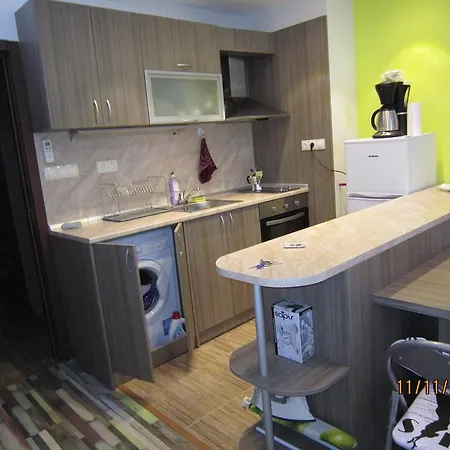 Studio Love * بورغاس